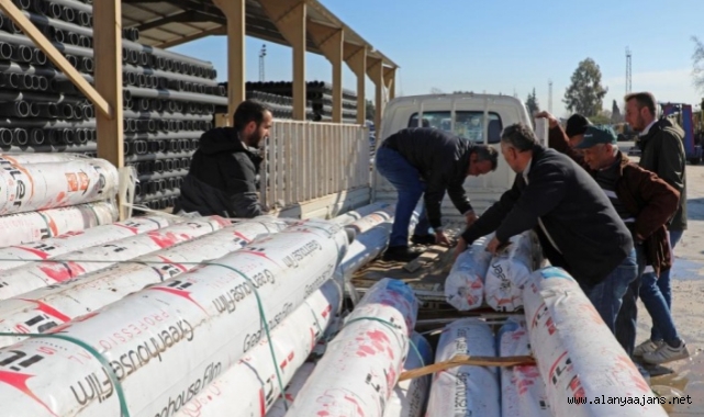 Alanya'da çiftçilere 8 bin 400 metrekare sera naylonu teslim edildi