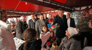 Alanya depremzedelere sahip çıkıyor