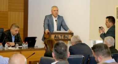 ‘Otelini depremzedelere açtın mı?’ sorusuna Erdem’den sert tepki