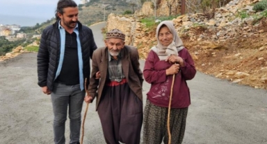 Yaşlı ve engelli çiftin yol sorununu Başkan Yücel çözdü