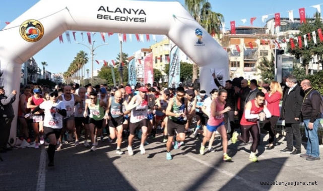 23. Alanya Atatürk Halk Koşusu ve Yarı Maratonu için geri sayım başladı