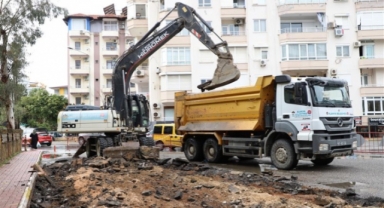 Alanya Belediyesi o sokağı yeniliyor