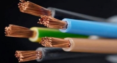 Alanya’da 300 metre telefon kablosunu keserek çaldılar