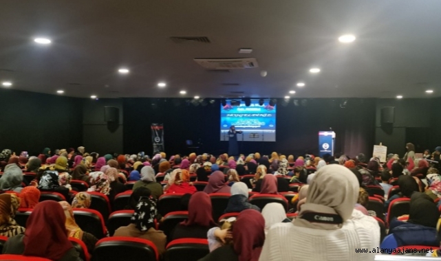 Alanya’da Ramazan’ı karşılama ve dua programına yoğun ilgi