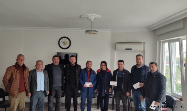 Keyaoğlu’ndan THK’ya destek veren muhtarlara rozetli teşekkür