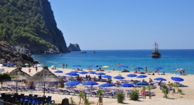 Kleopatra Plajı’ndaki o restoran açık arttırma usulüyle ihaleye çıkıyor