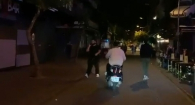 Alanya Barlar Sokağı'nda esnaflar kepenk kapattı