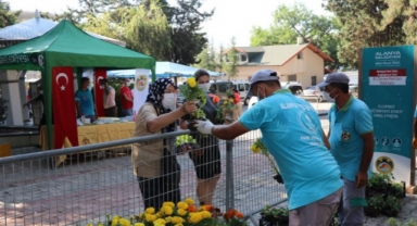 Alanya Belediyesi Ramazan Bayramı’nda ücretsiz çiçek dağıtacak