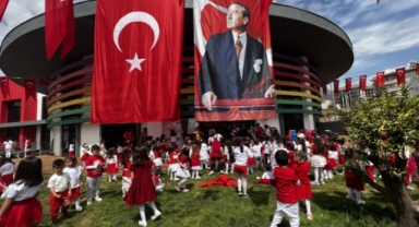 Alanya Belediyesi Rüya İpekten ve Saadet Çelik Kreş Ve Çocuk Akademisi’nde 23 Nisan coşkusu