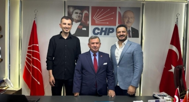 Alanya’da CHP’li gençler kolları sıvadı