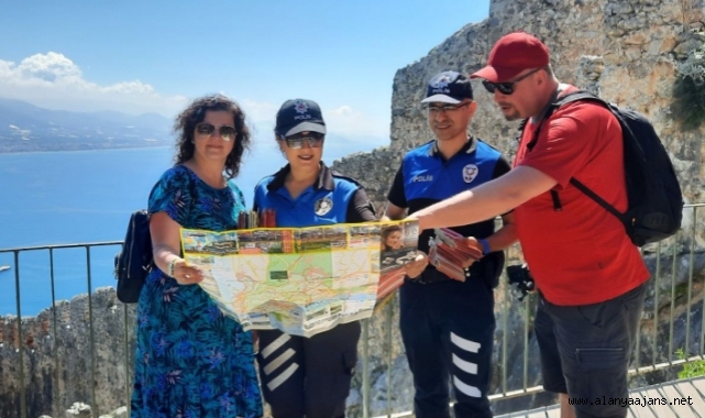 Alanya Emniyeti turizm elçisi gibi çalışıyor