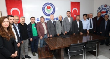 Başkan Toklu: “Güçlü Türkiye’ye hizmet yolunda omuz omuza hareket ediyoruz”