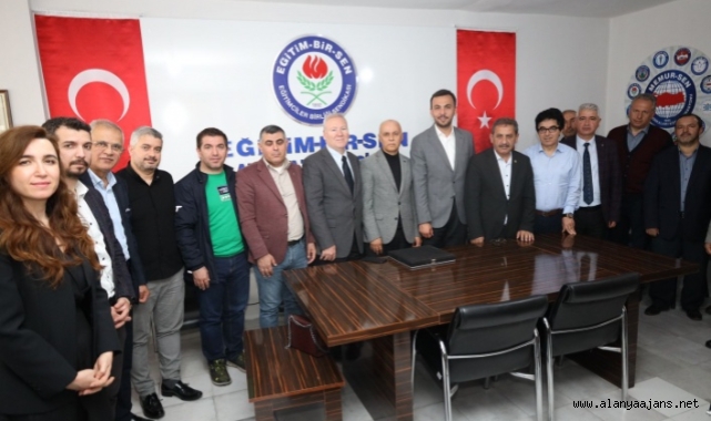 Başkan Toklu: “Güçlü Türkiye’ye hizmet yolunda omuz omuza hareket ediyoruz”