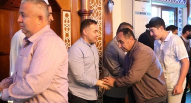 Başkan Yücel vatandaşlarla bayramlaştı