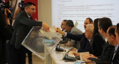 İşte Alanya Belediye Meclisi’nin yeni encümen ve komisyon üyeleri