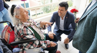 Murat Özçelik bayramda huzurevi sakinlerini unutmadı