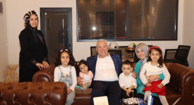 Şahin’e ilk ziyaret Ahmet ve Ela’dan