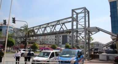Alanya Adliyesi'nin üst geçit köprüsü monte edildi