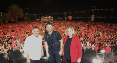 Alanya Belediyesi’nin muhteşem 19 Mayıs kutlaması Edis konseriyle zirve yaptı