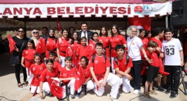 Alanya'da 19 Mayıs coşkusu Edis konseri ve fener alayı ile devam edecek