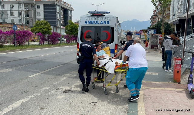 Alanya’da arkadaşını öldüren genç, adliyeye sedye ile getirildi