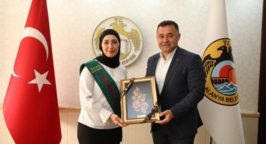 Kardeş şehrin Elma Kraliçesi’nden Başkan Yücel’e ziyaret