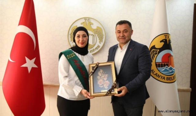 Kardeş şehrin Elma Kraliçesi’nden Başkan Yücel’e ziyaret