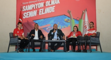 Mevlüt Çavuşoğlu Alanyalı gençlerle buluştu