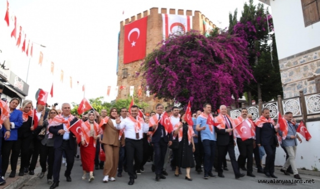 21. Alanya Uluslararası Turizm ve Sanat Festivali coşkuyla başladı