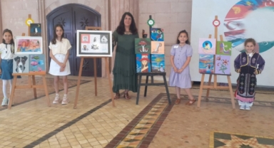 Alanya'da geleceğin ressamları sergi açtı