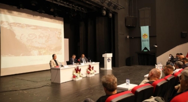 “TÜRK DÜNYASININ TARİHİ ÖNEMİ” BAŞLIKLI PANEL GERÇEKLEŞTİRİLDİ