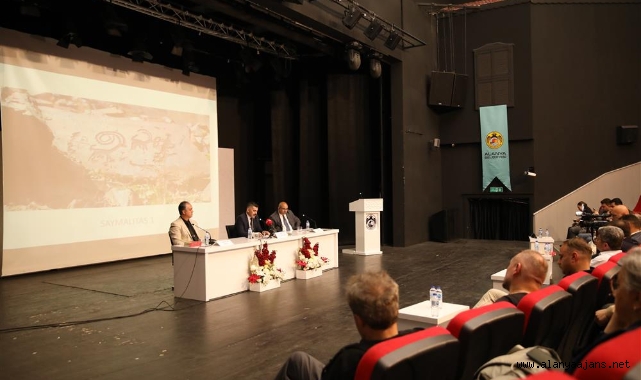 “TÜRK DÜNYASININ TARİHİ ÖNEMİ” BAŞLIKLI PANEL GERÇEKLEŞTİRİLDİ