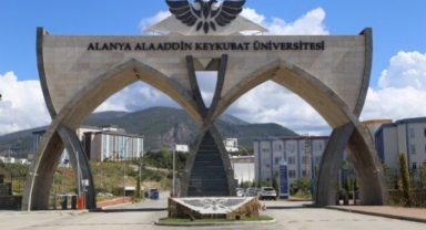 Alanya ALKÜ başarı çıtasını yükseltiyor