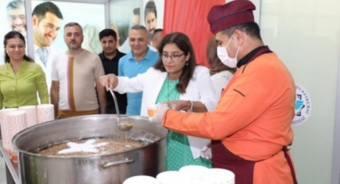 Alanya ALKÜ’den aşure ikramı