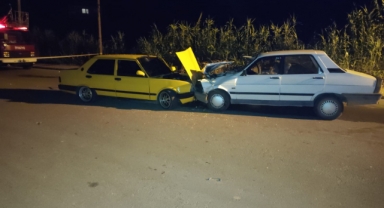 Alanya’da iki otomobilin çarpıştı kazada 4 kişi yaralandı