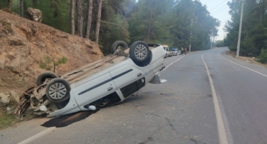 Alanya’da otomobil takla attı: 2 yaralı