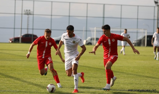 Alanyaspor son maçında Antalyaspor’a 2-1 mağlup oldu