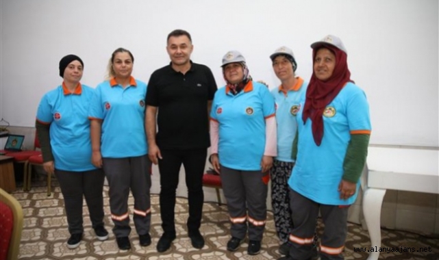 Başkan Yücel’den temizlik ekibine mesai teşekkürü