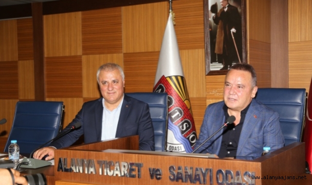 Böcek, Erdem’i ziyaret edip sanayi sitesini görüştü