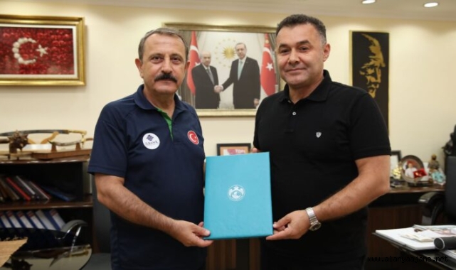 Batı Alanya’da bisiklet yolu için imzalar atıldı