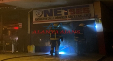 Alanya’da bir işyeri yangını korkuttu