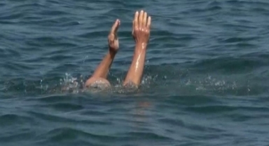 Alanya’da yaşlı turist boğulma tehlikesi geçirdi