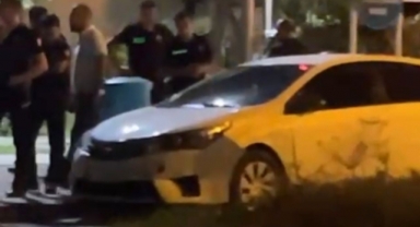 Alanya’da otomobiliyle ortalığı birbirine katan şahsa polis ekipleri acımadı!