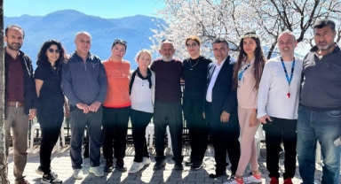 Alanya'da badem çiçekleri festivale dönüştü