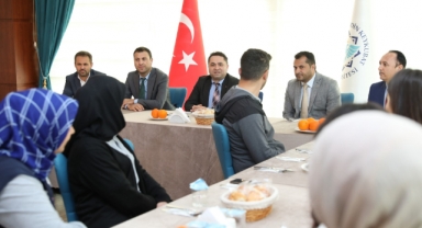 REKTÖR TÜRKDOĞAN, DESTEK PERSONELİYLE BULUŞTU