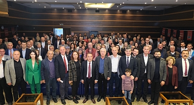 Başkan Böcek'ten Özçelik'e destek