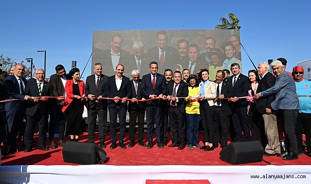 Konyaaltı Liman Halk Plajı açıldı