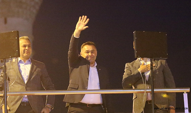 Oba'da Yücel izdihamı