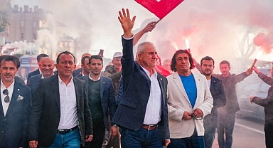 Özçelik’e 'Alanya’yı Birleştiren Lider' sloganı