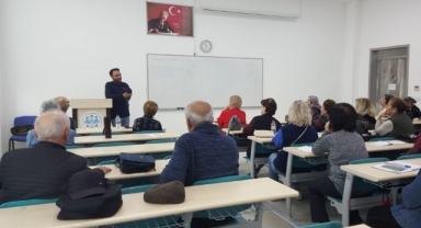 TAZELENME ÜNİVERSİTESİ ÖĞRENCİLERİNE DİYABET EĞİTİMİ 